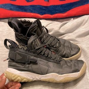 Jordan Proto-React in black and white